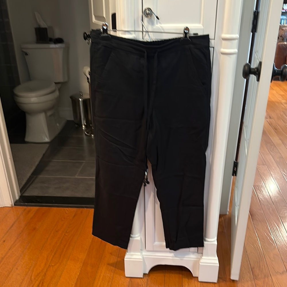 J Crew Women’s Cropped Black Pants w/Tassel Tie